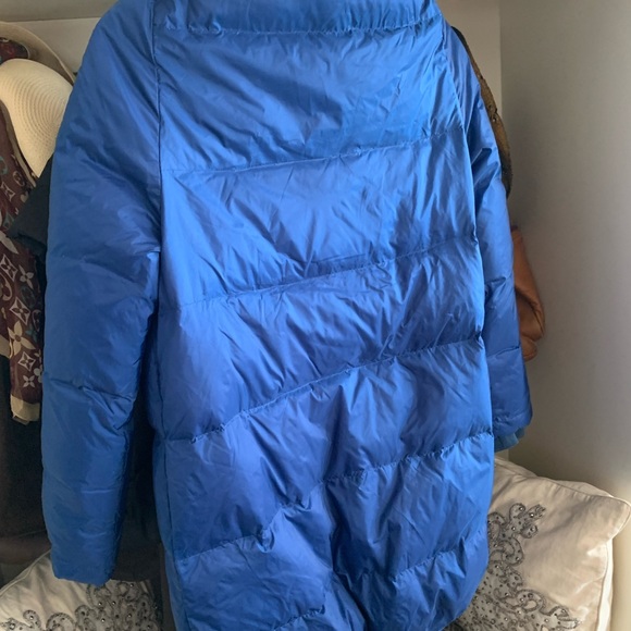 Fun car coat light as a feather as super warm. Adjustable drawstring hem - Picture 3 of 4